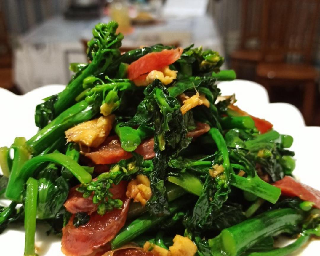 腊肠炒芥兰