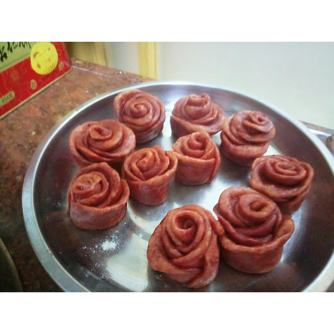 甜菜根红玫瑰馒头