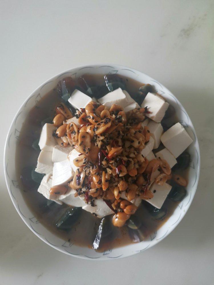 皮蛋拌豆腐