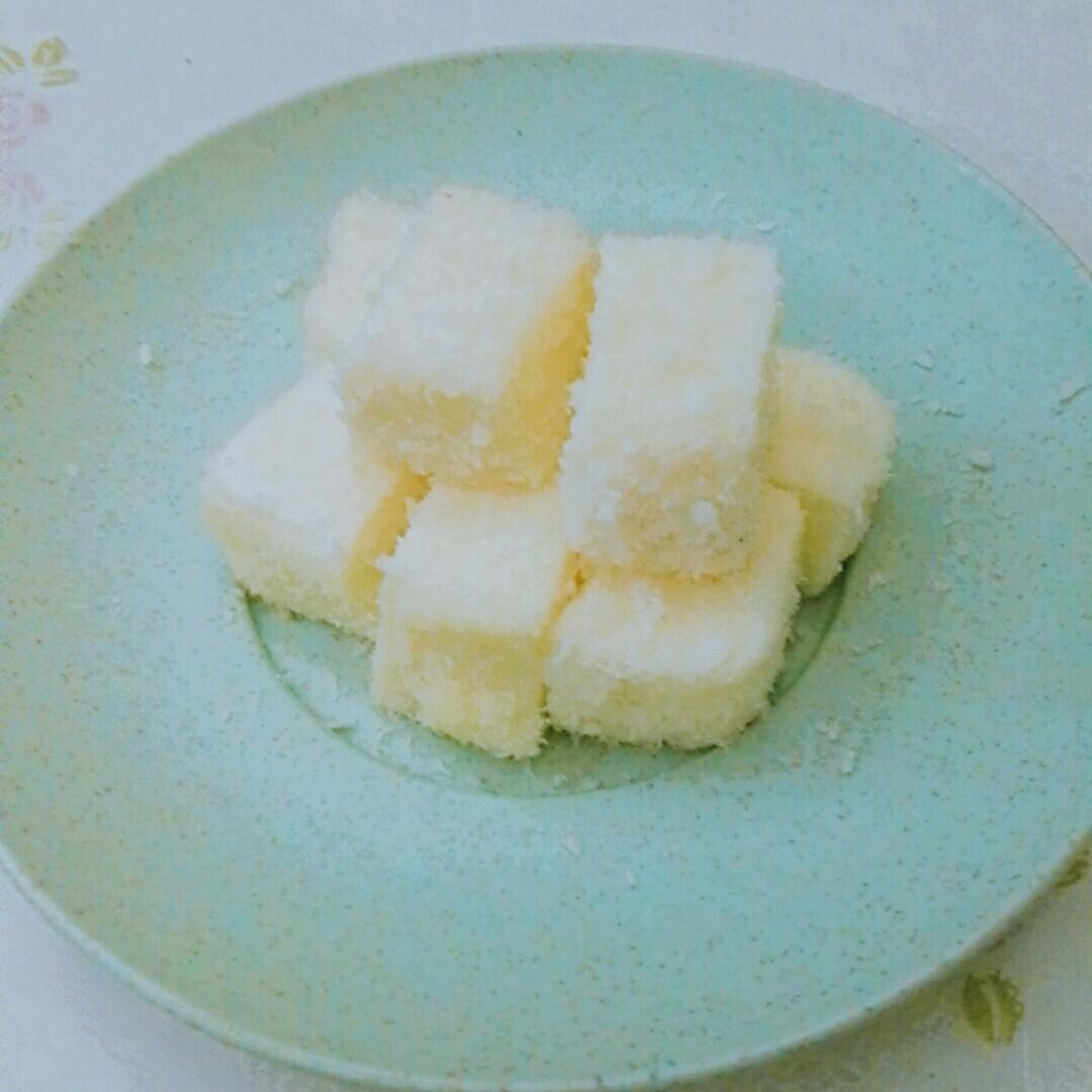 椰丝牛奶小方糕