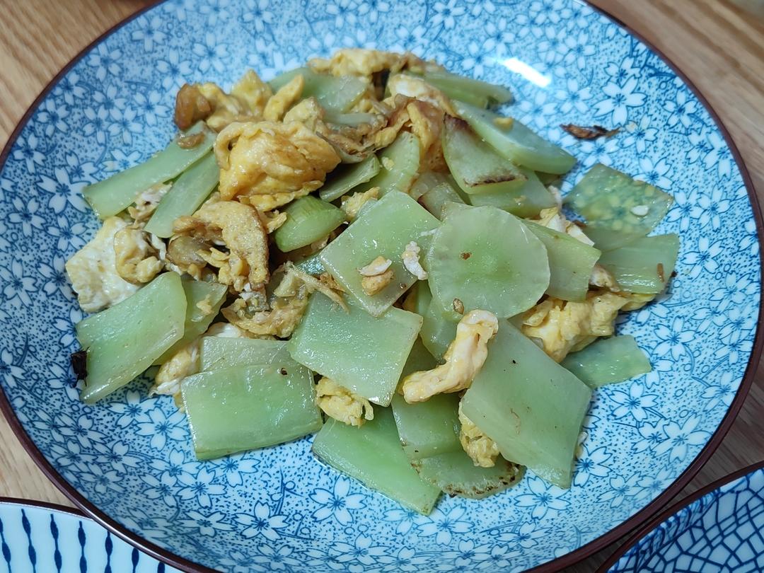 莴笋炒鸡蛋