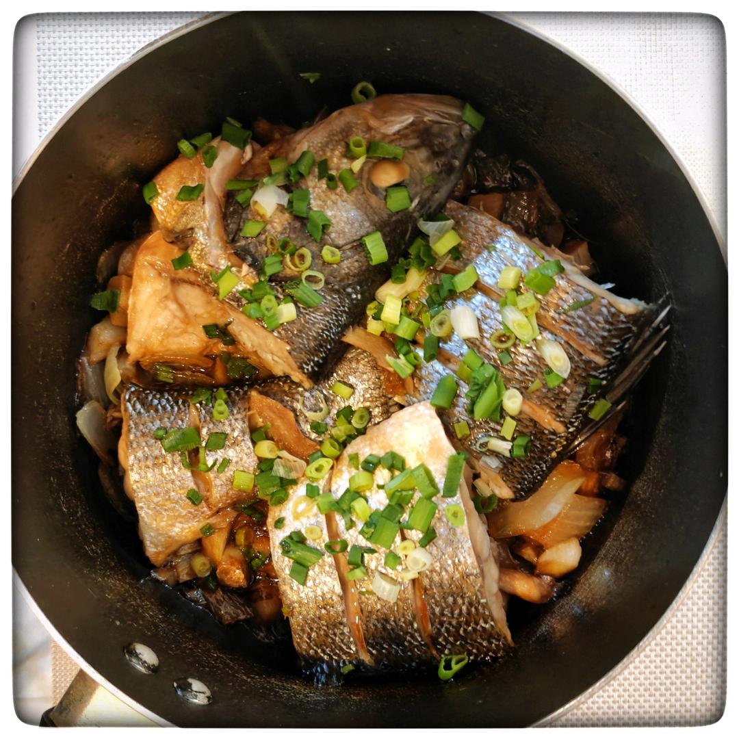 砂锅焗鲈鱼