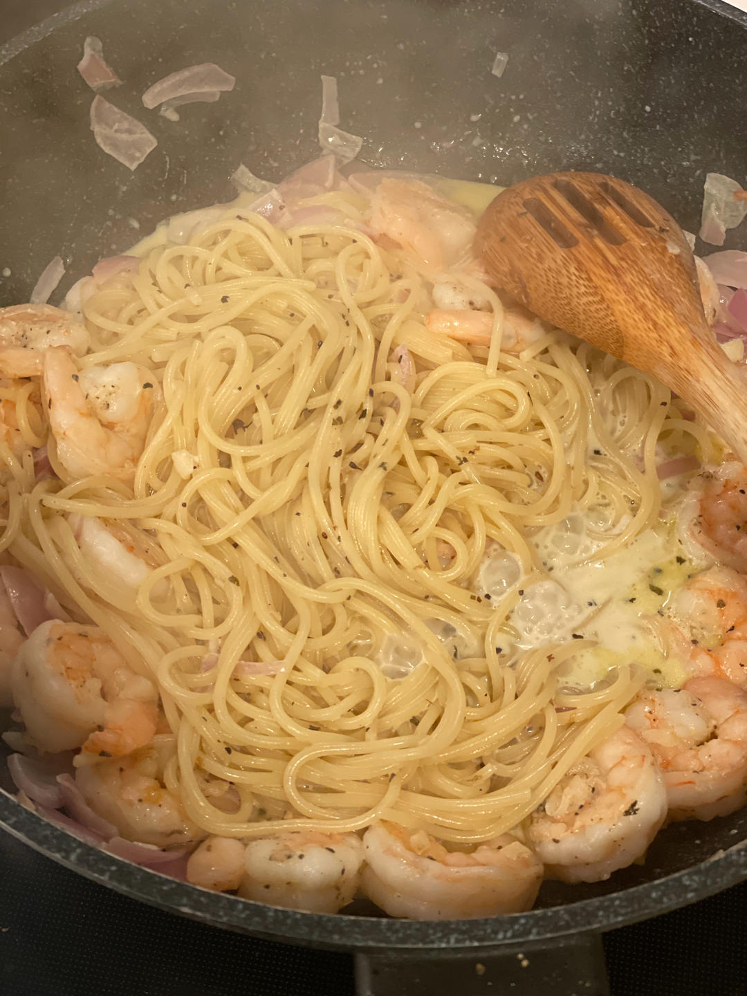 蒜香虾仁意面（超简单）