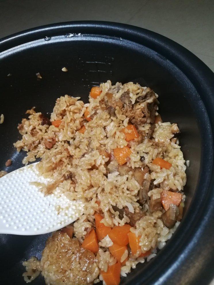 喷香排骨焖饭（爆好吃）