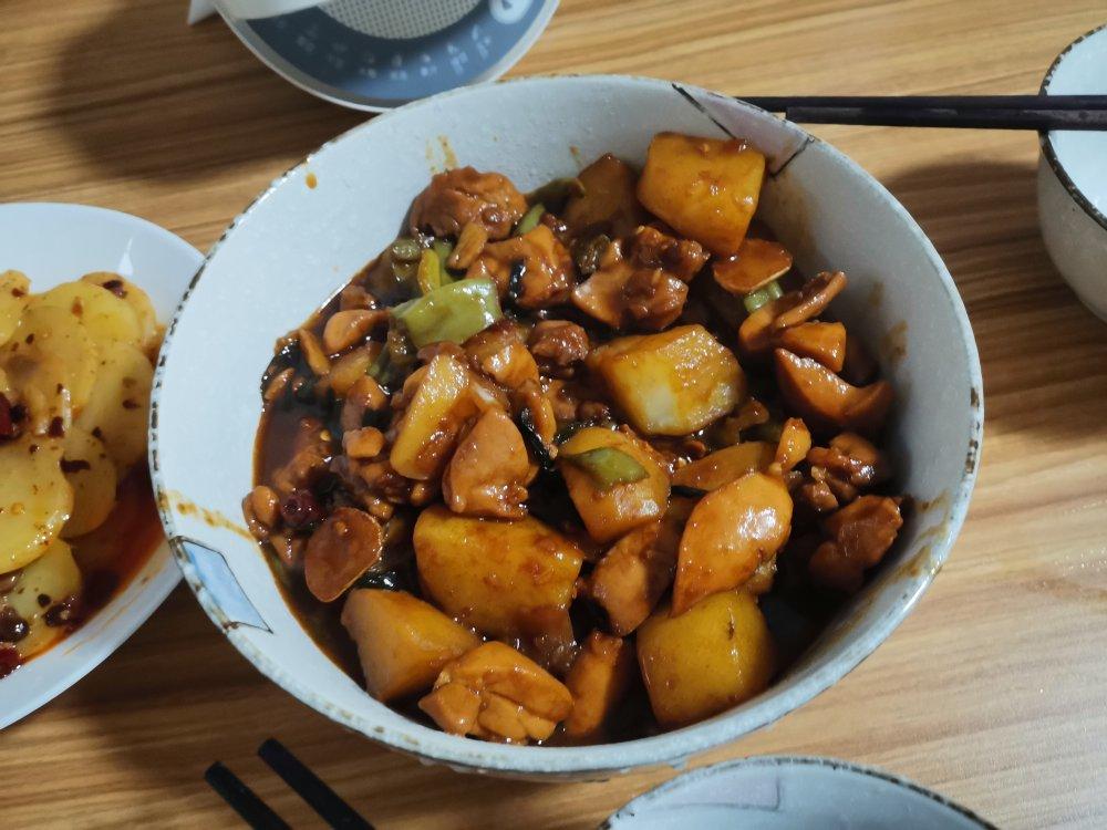 土豆烧鸡（非常下饭哦~）