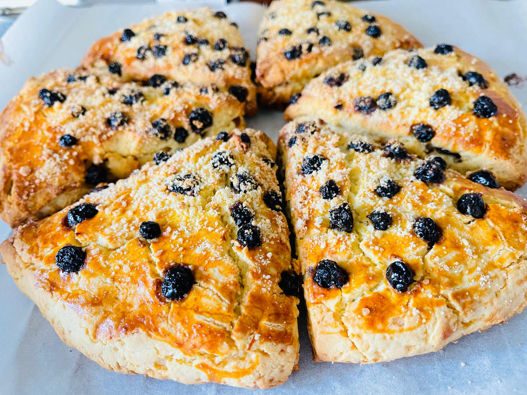 满屋飘香，口口都是满足——酥松香甜的蔓越莓蜜豆司康