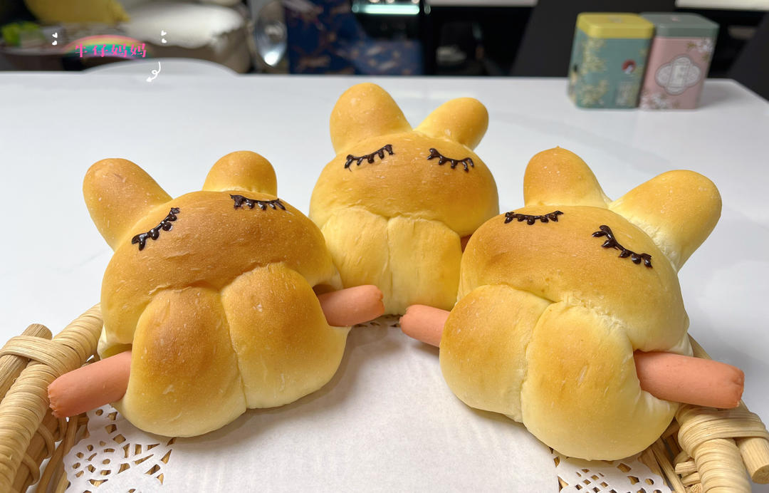 小兔子香肠面包