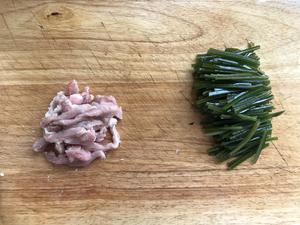 海带丝炒肉的做法 步骤2