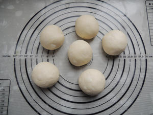 芝麻葱花面包的做法 步骤12
