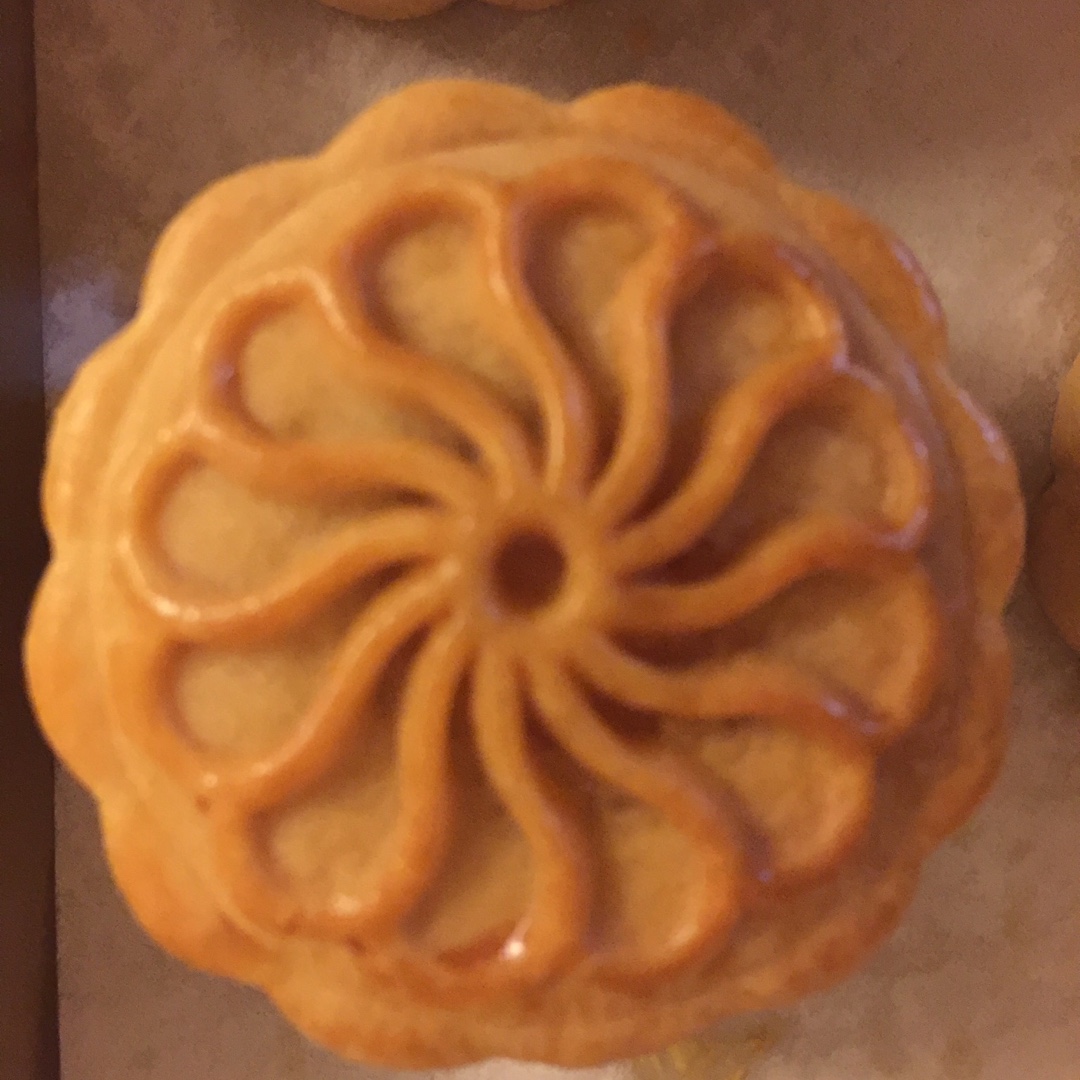 广式莲蓉（豆沙）蛋黄月饼（超详细步骤）