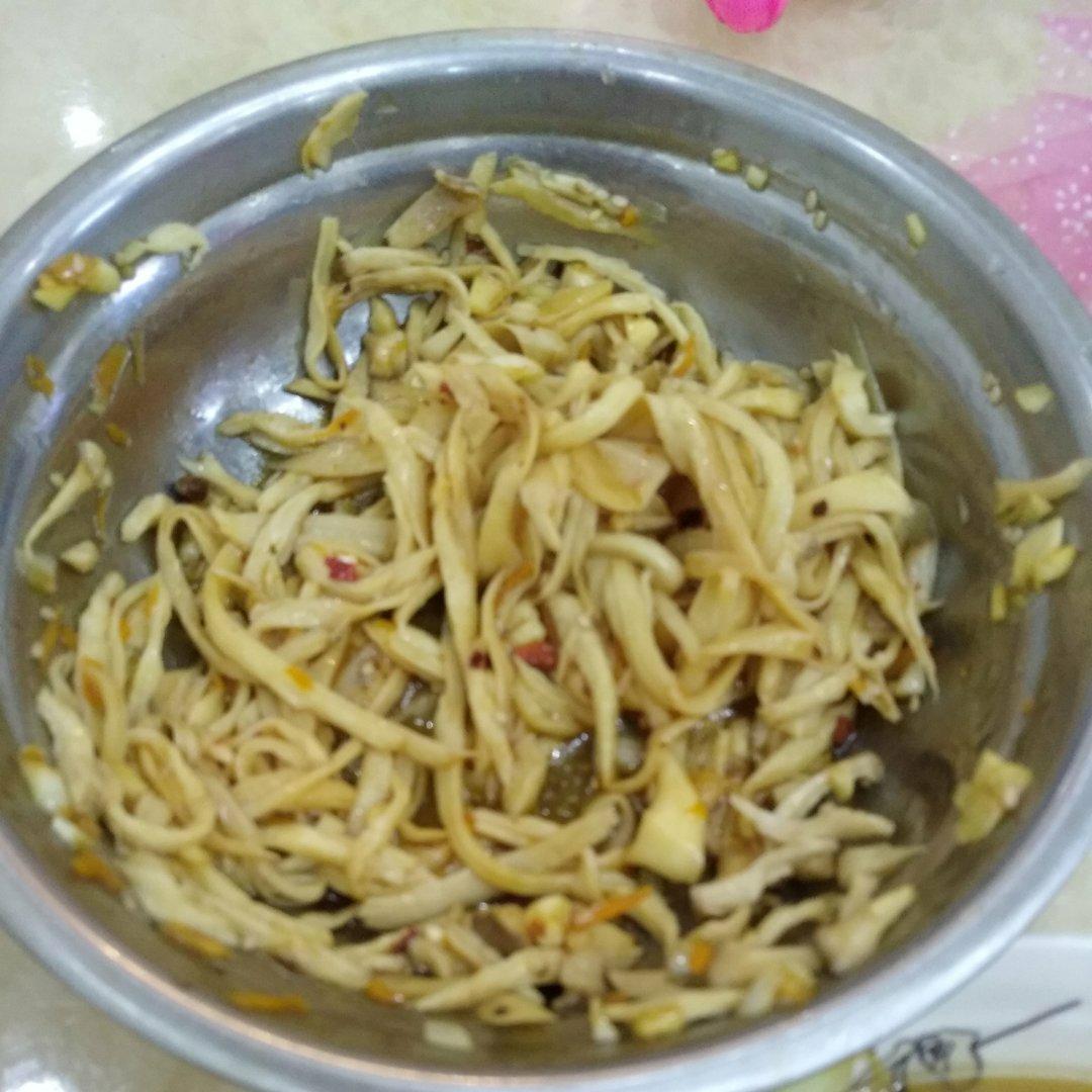 比肉还好吃的【手撕凉拌杏鲍菇】，上桌扫光光