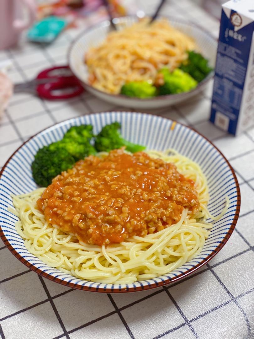 （完胜必胜客的）番茄肉酱意大利面～