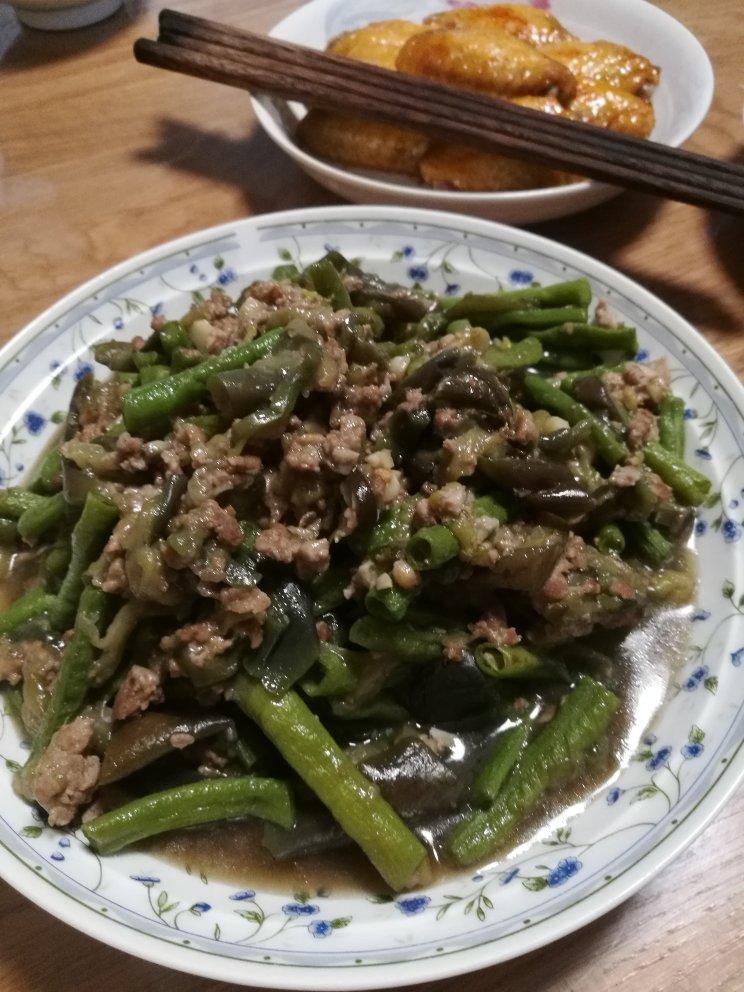 肉末烧豆角茄子