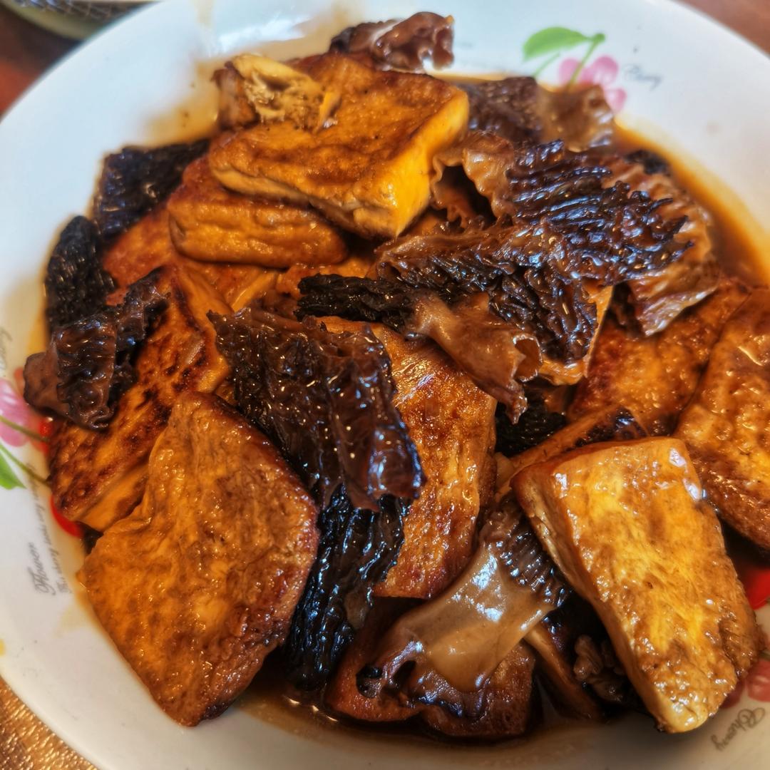 羊肚菌烧豆腐