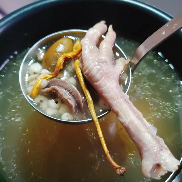 青橄榄雪梨炖鲜鲍🍲