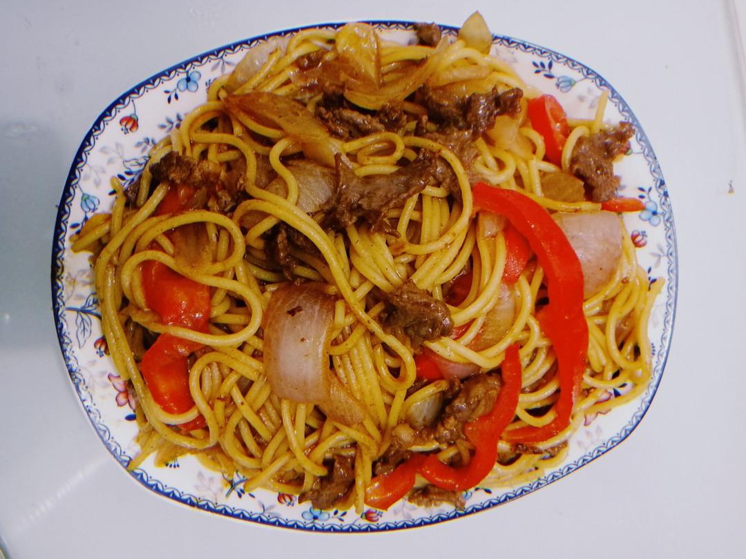 黑椒牛柳炒意面