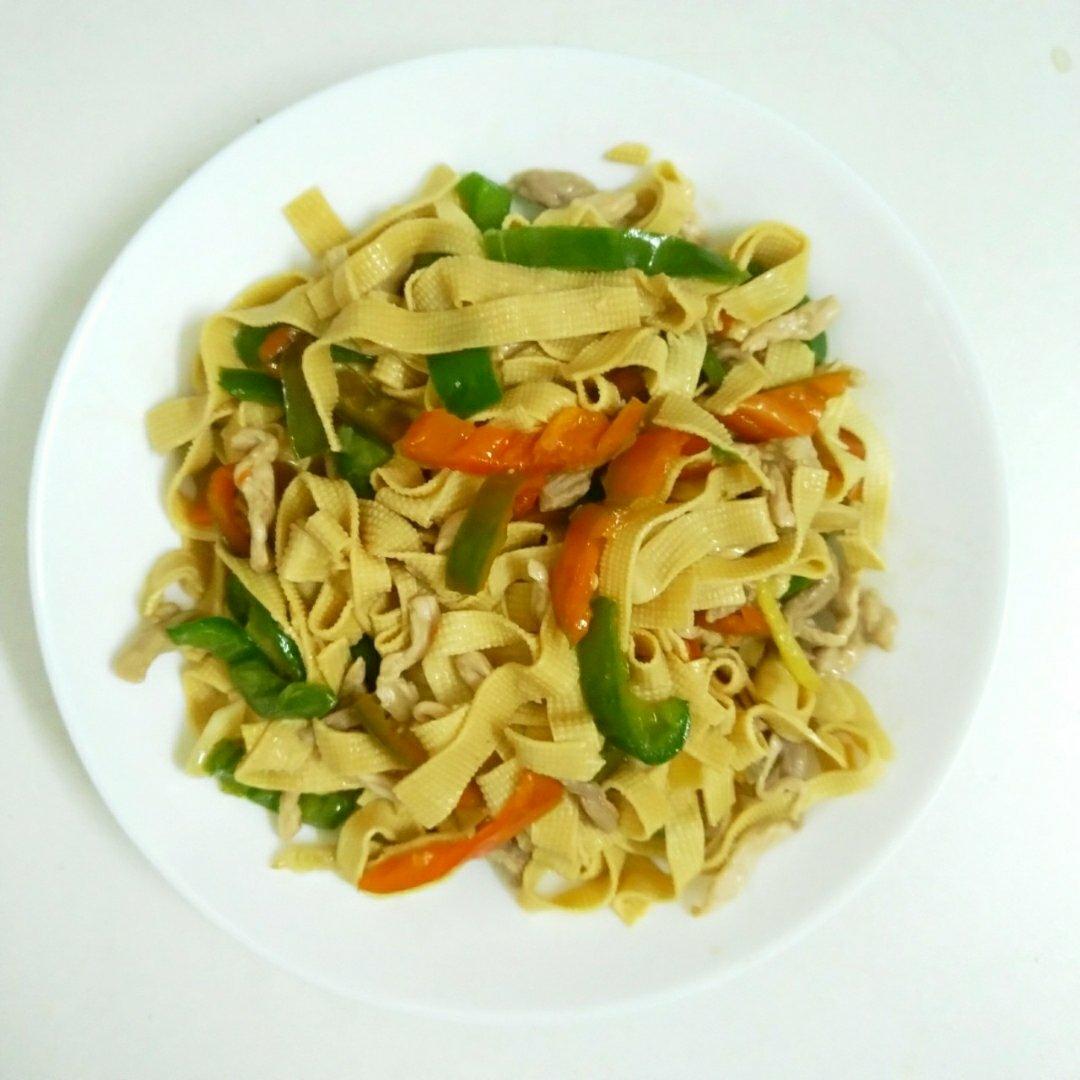 青椒豆腐皮炒肉丝