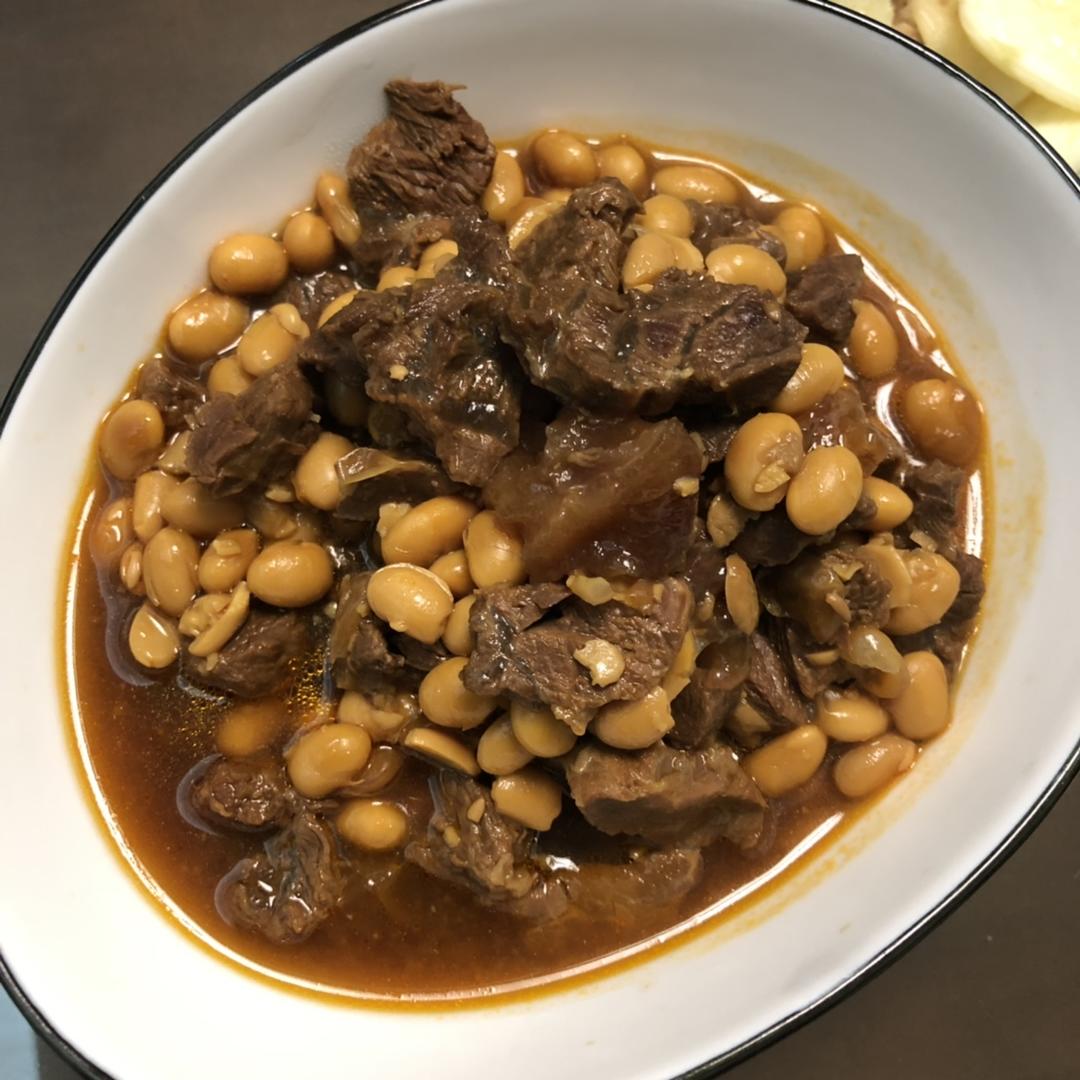 黄豆烧牛腱