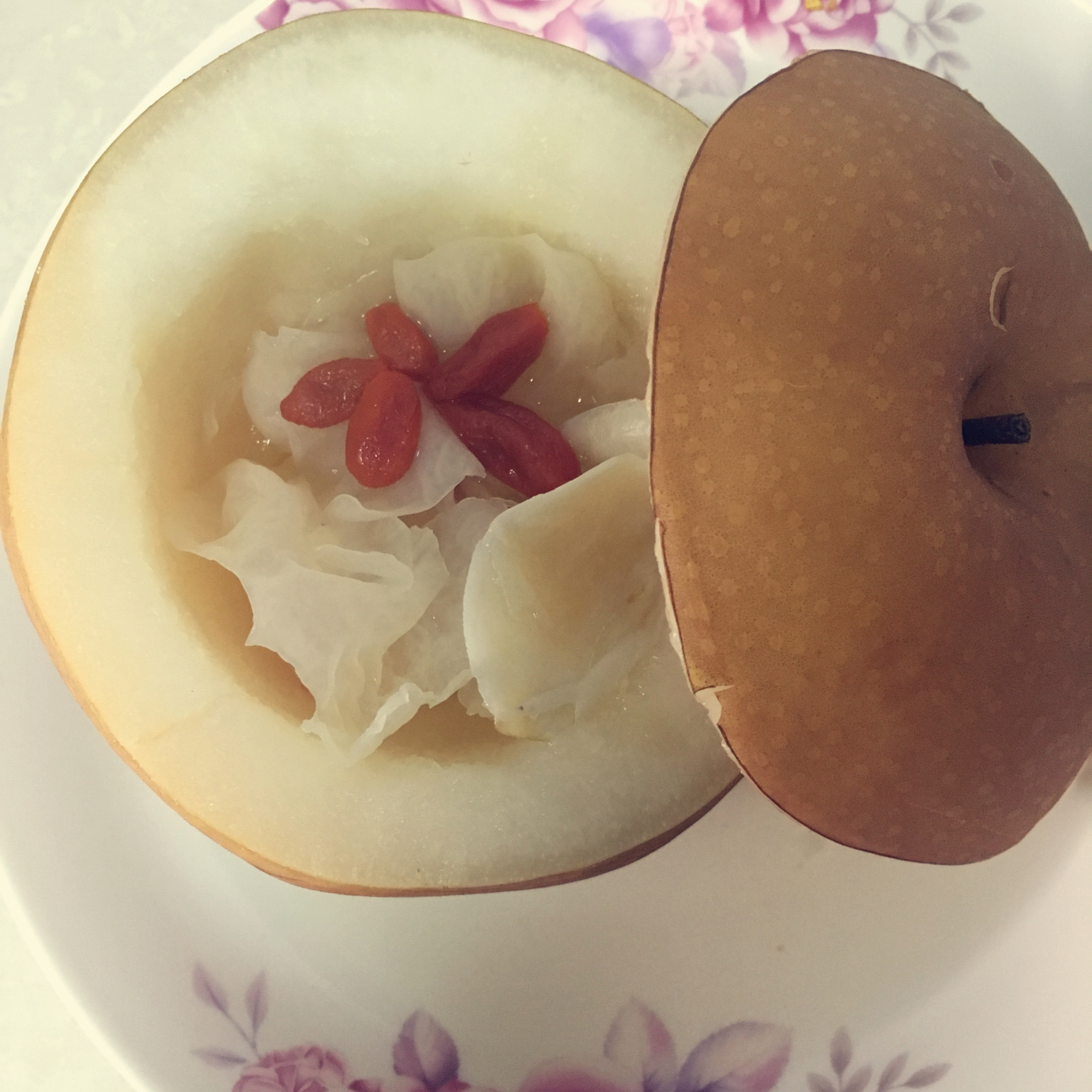 冰糖百合银耳雪梨汤