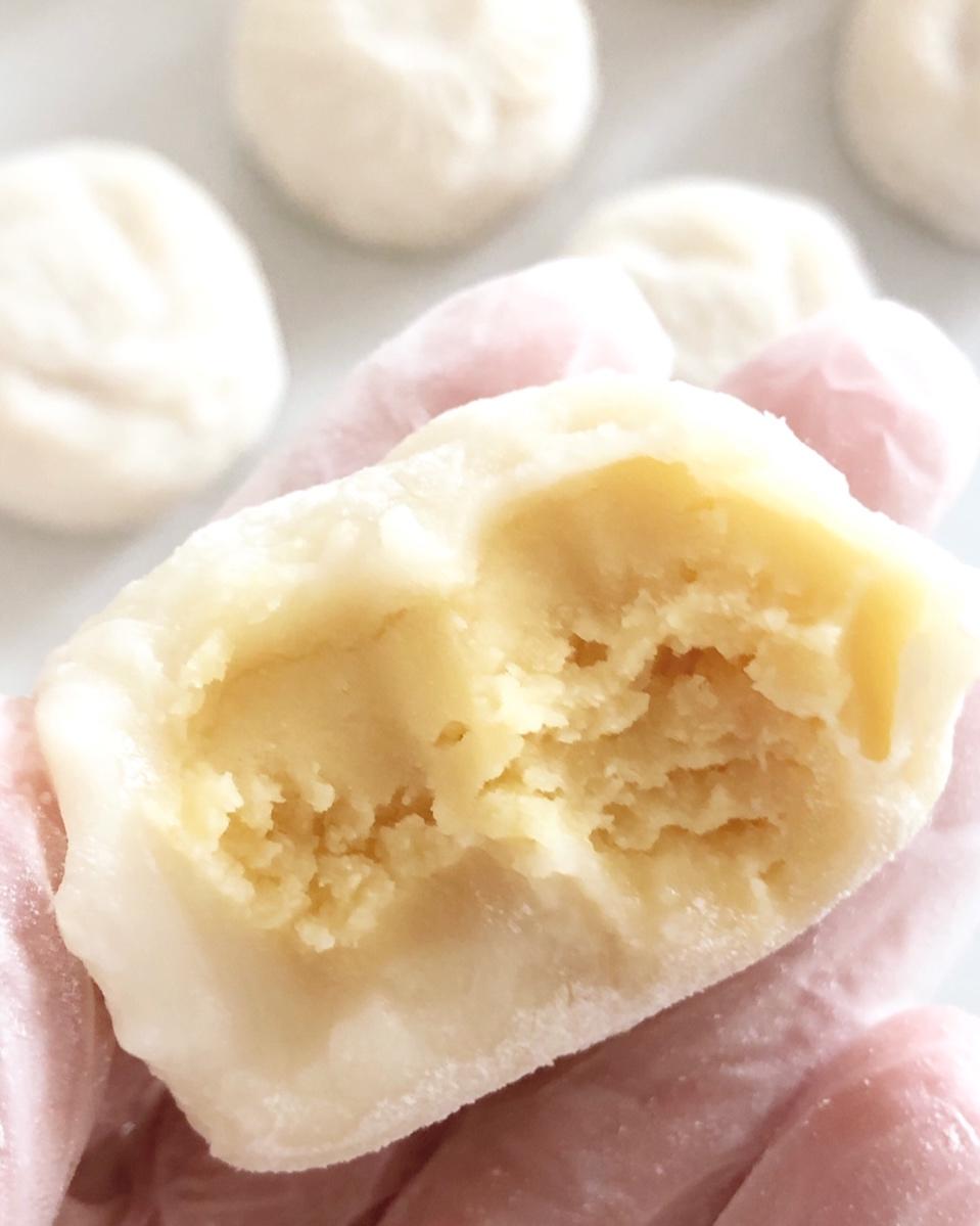 好吃到哭的冰皮月饼（细腻绿豆沙/榴莲）