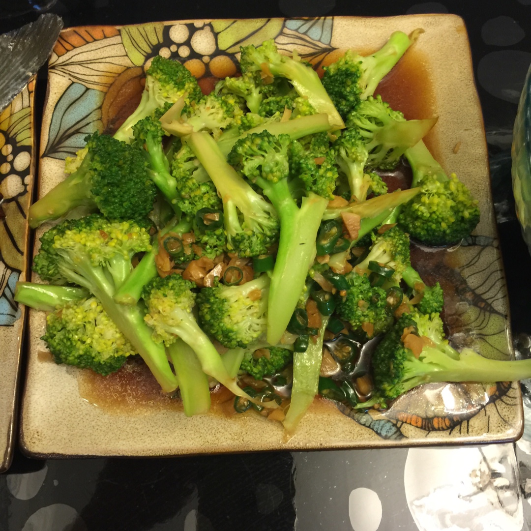 凉拌西兰花-辣的