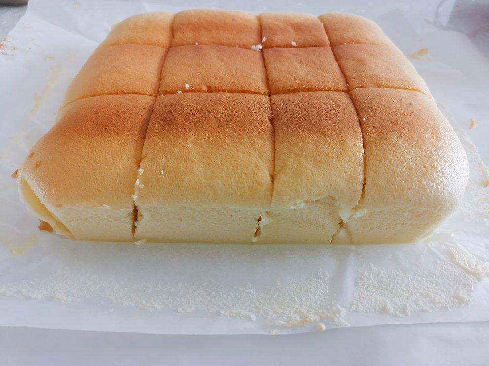 不开裂不回缩不掉皮的酸奶水浴法蛋糕