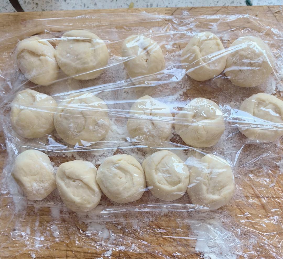 松软多汁的肉包子