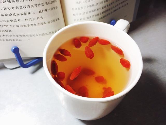 枸杞蜂蜜茶的做法