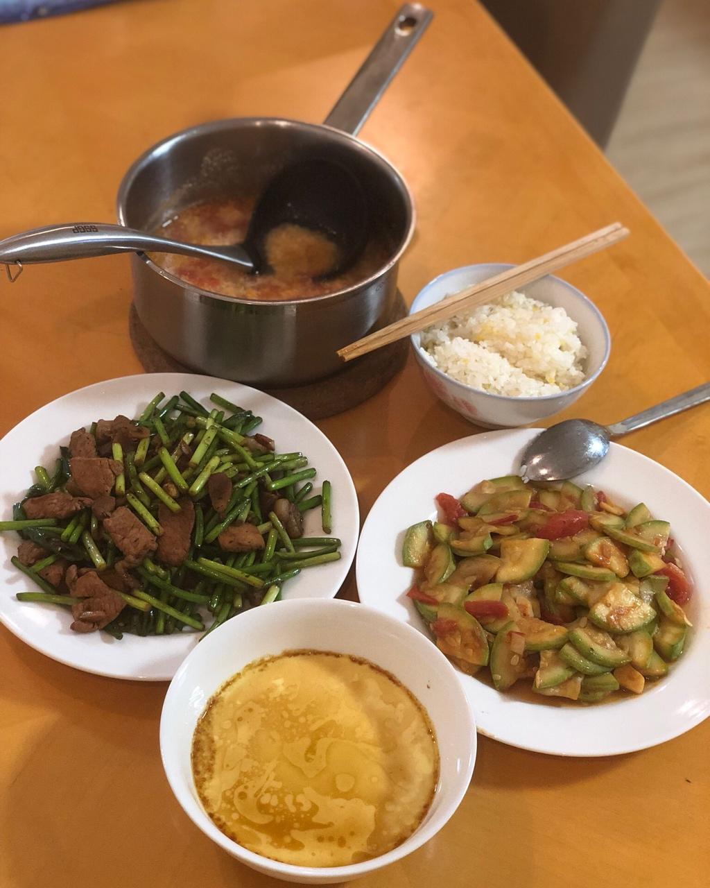 蒜苔炒肉