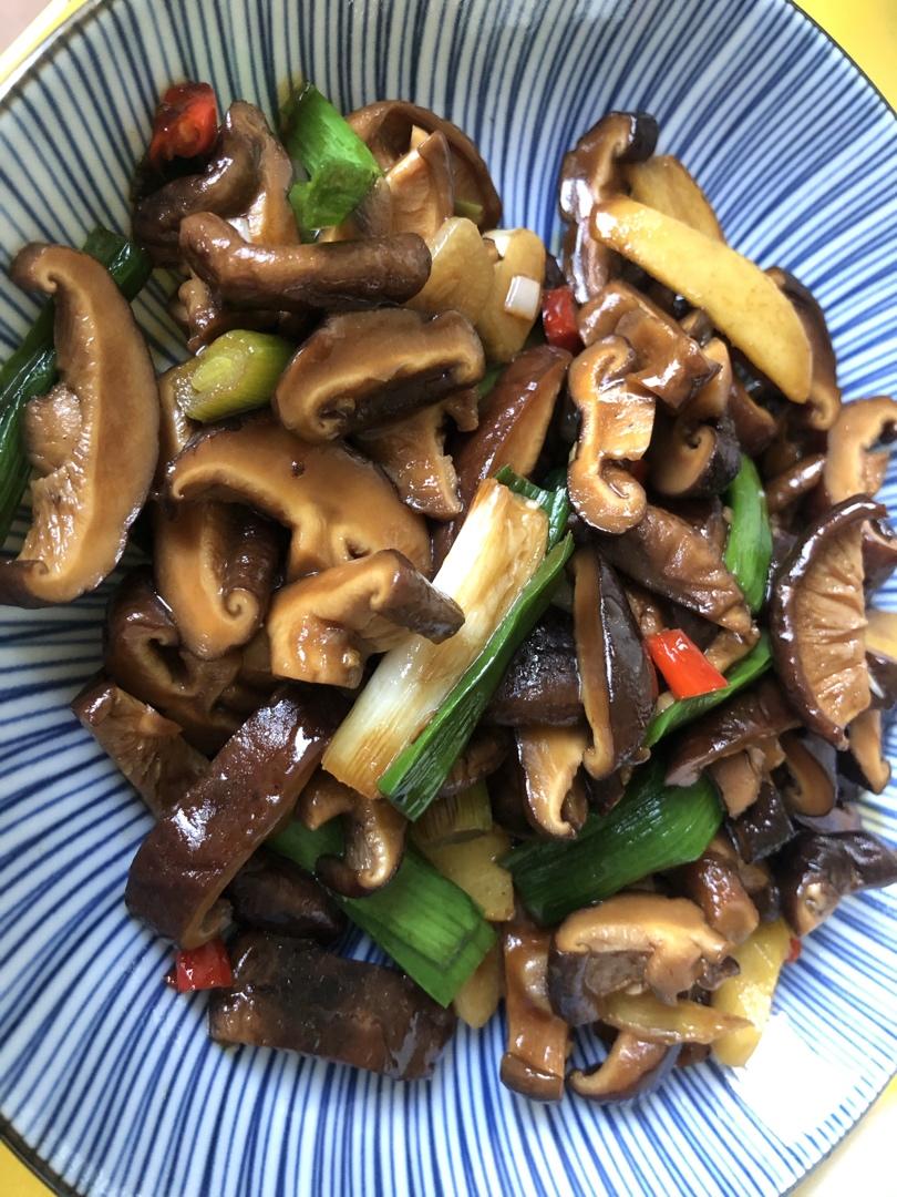 素炒干香菇