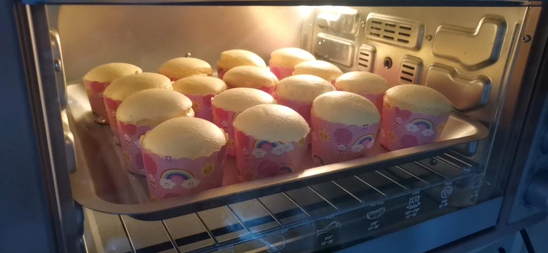 纸杯蛋糕 8寸戚风蛋糕的量