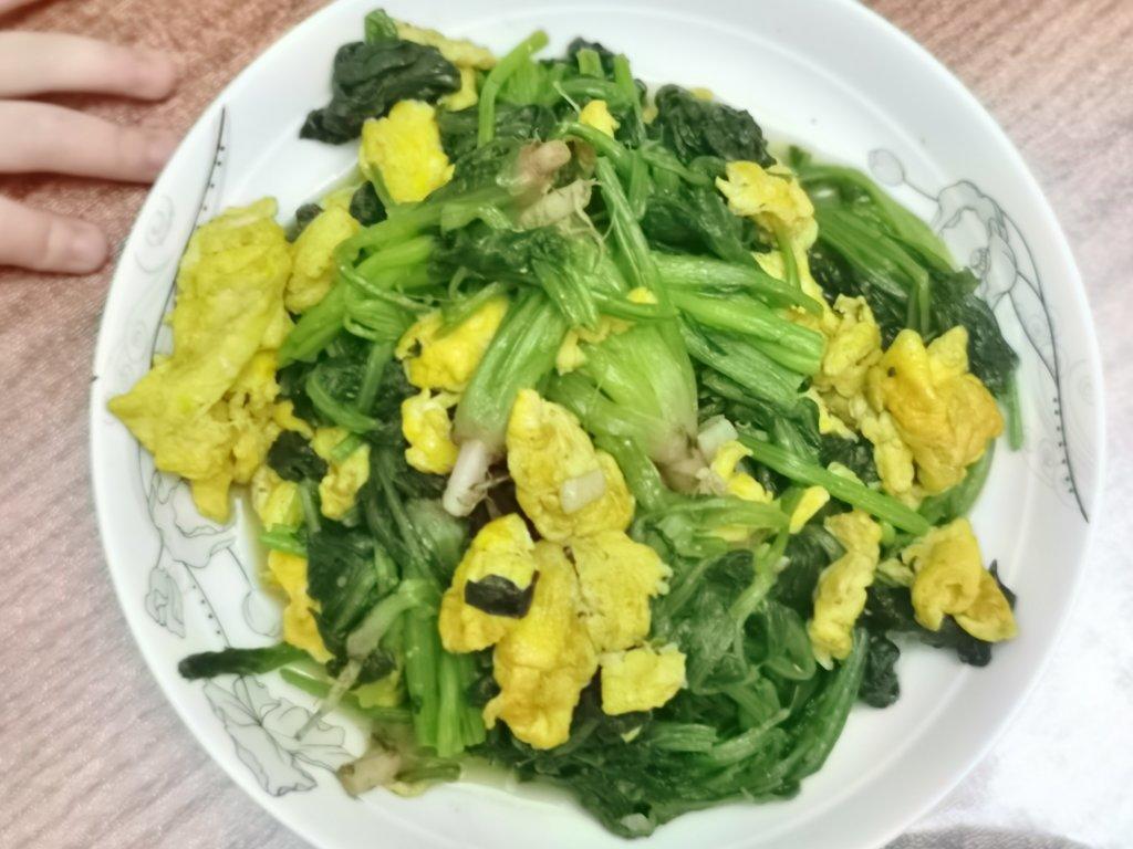 菠菜炒鸡蛋