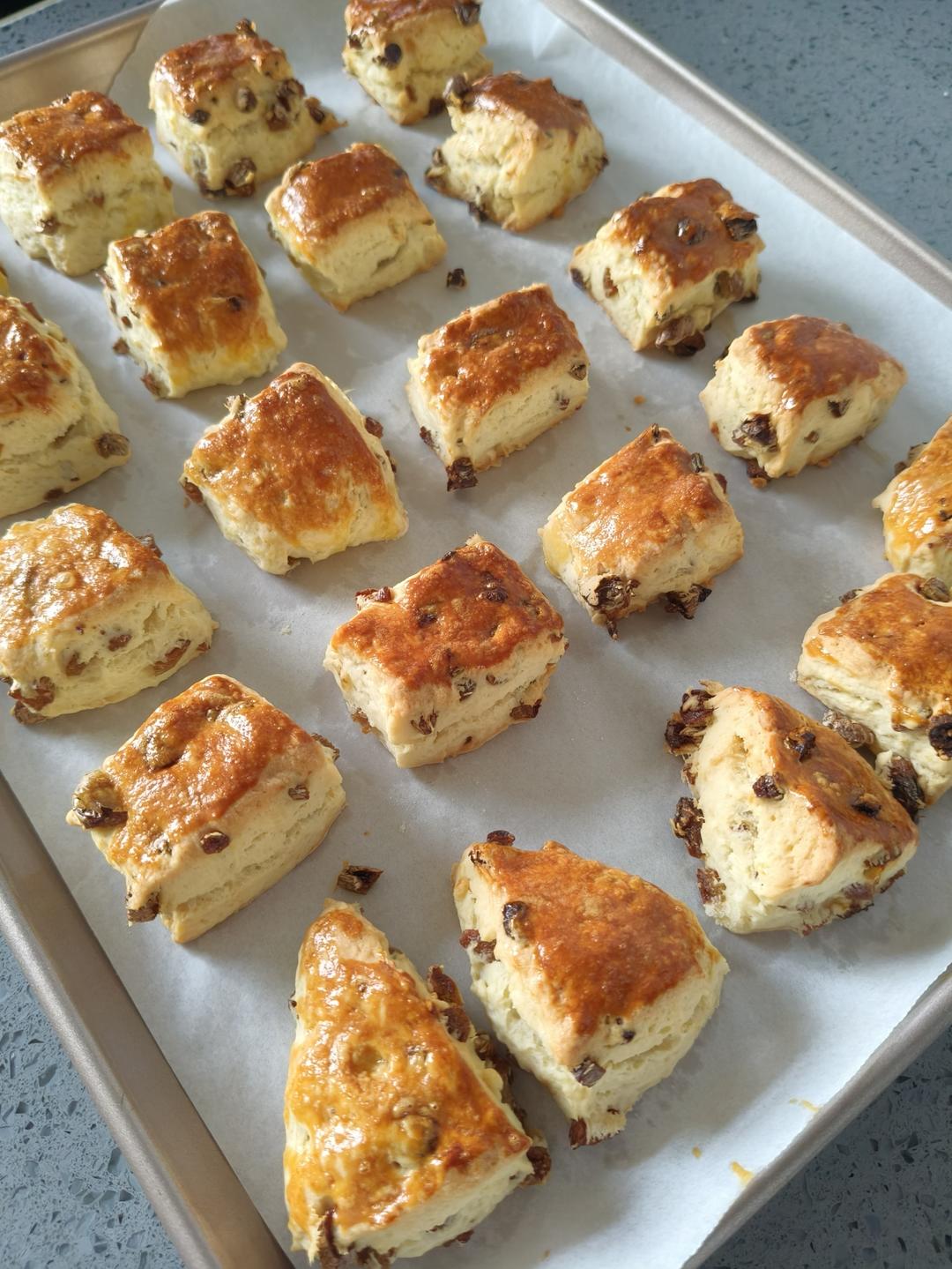 消耗淡奶油的司康