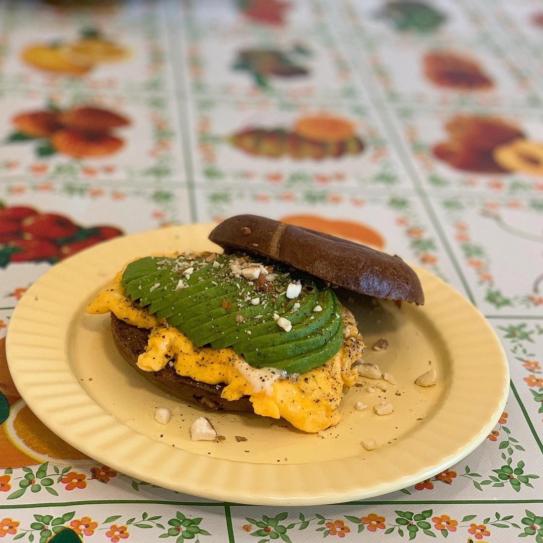 鳄梨美式蛋多士