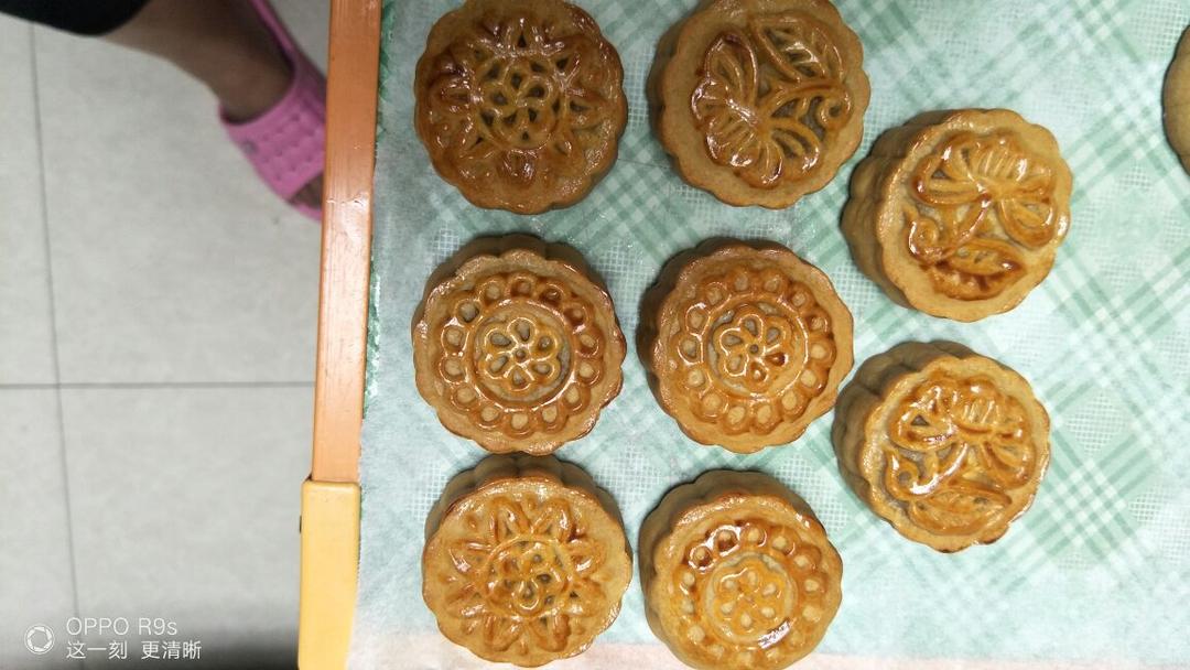 广式月饼—蛋黄莲蓉月饼