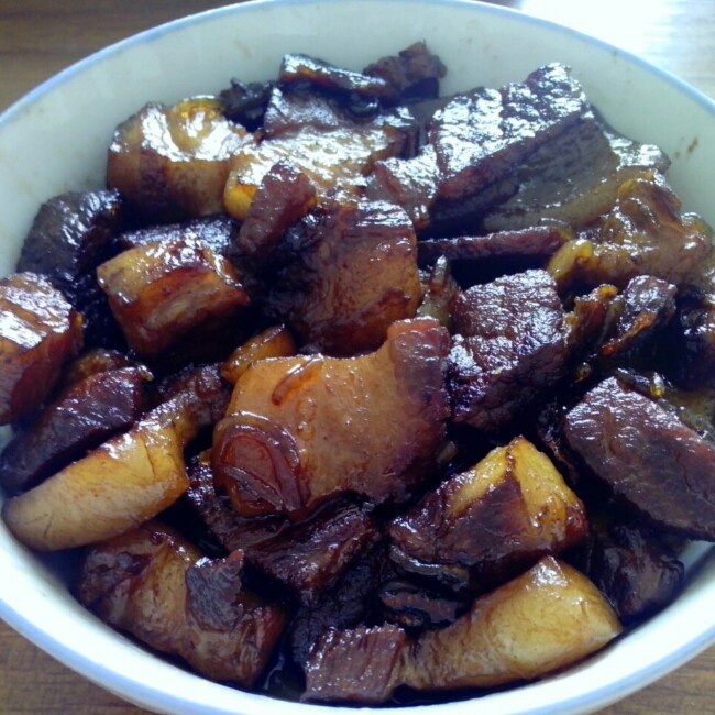 不焯水不放油的家常红烧肉