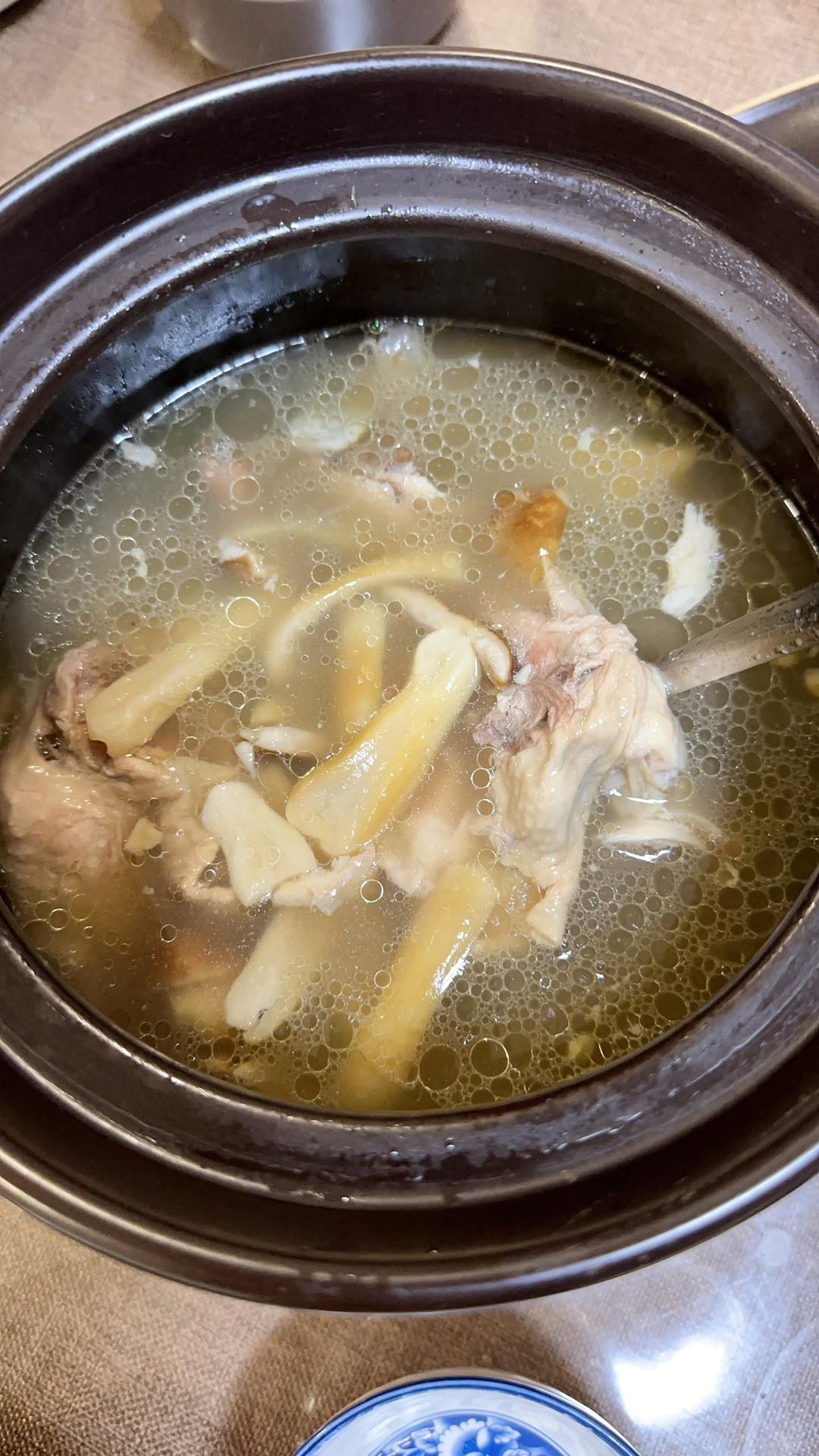鲜松茸土鸡汤
