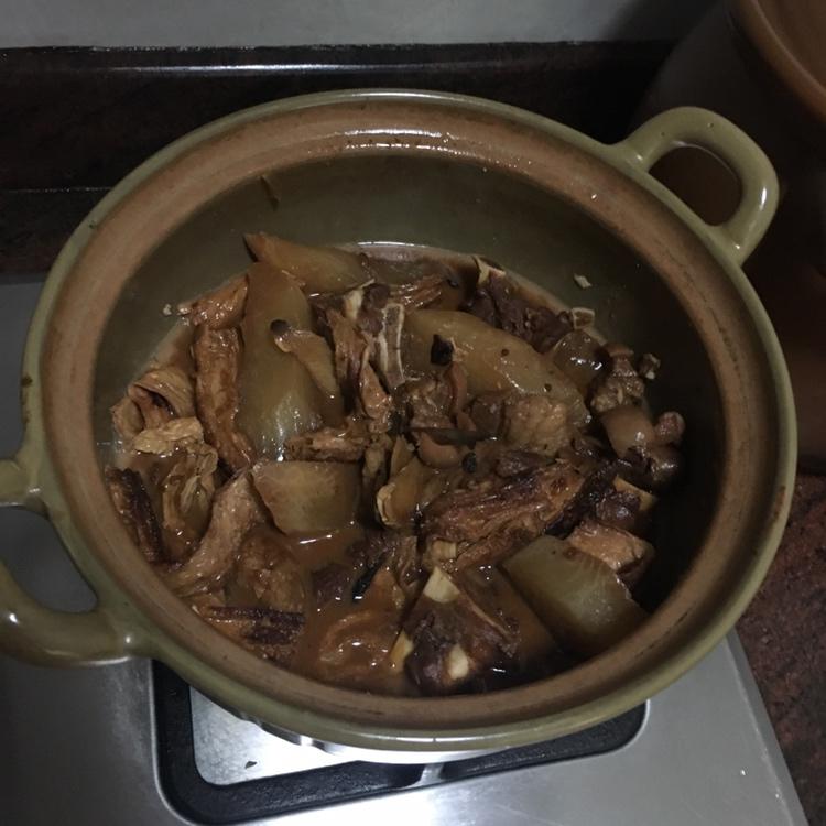 暖身广式羊肉煲