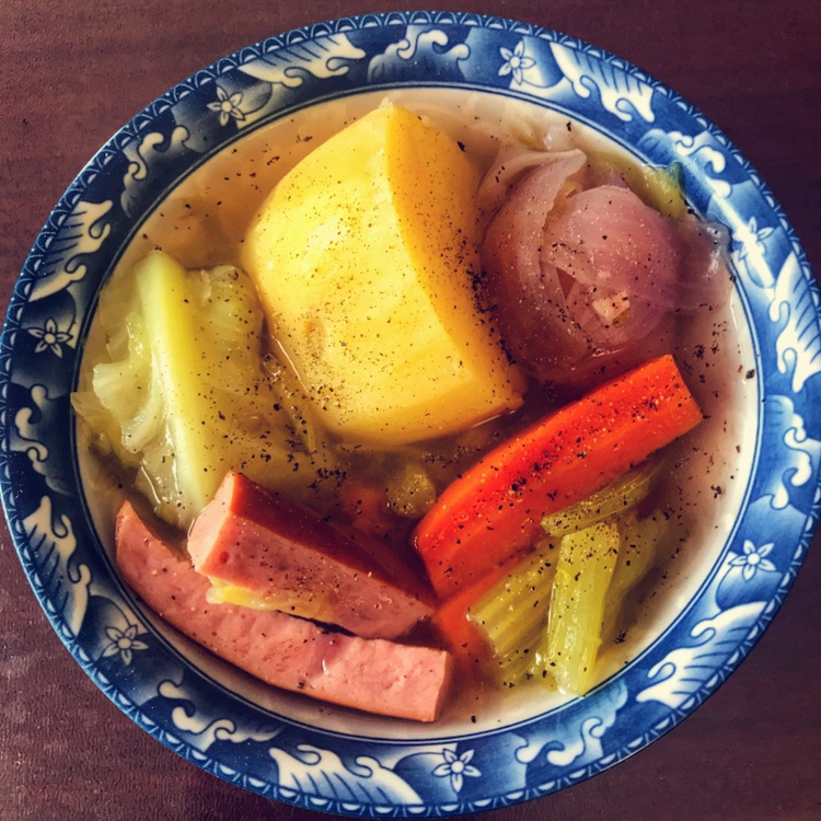 「问题餐厅」鲜甜蔬菜汤・ポトフ