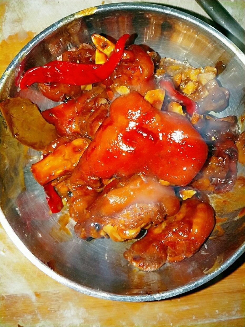美味的家常菜：红烧猪蹄