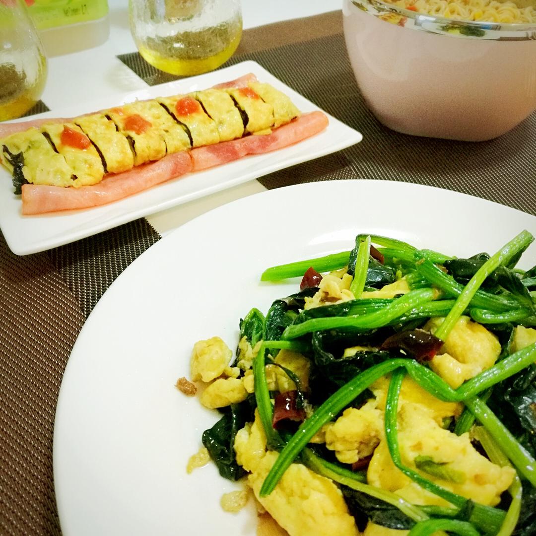 菠菜炒鸡蛋