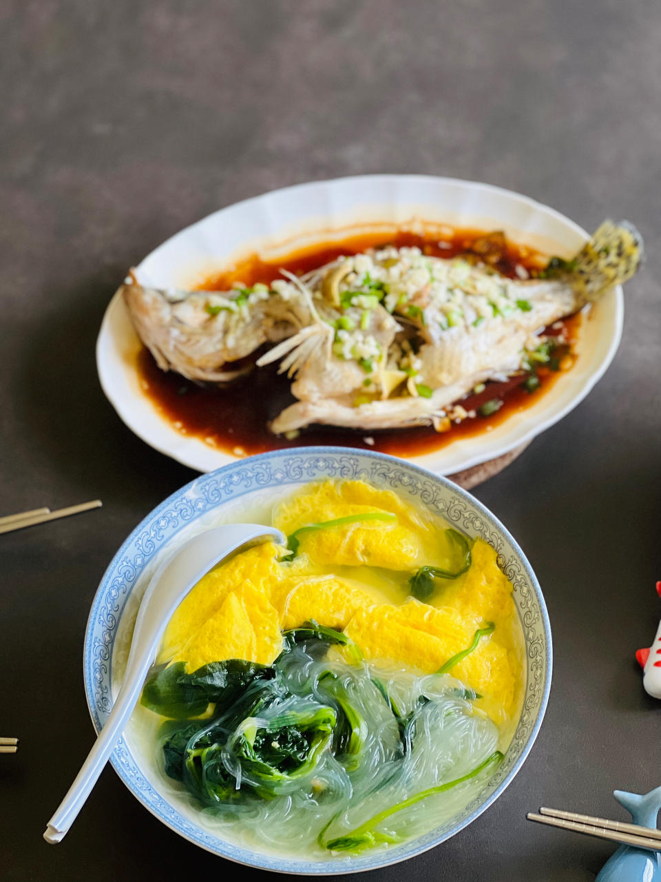 亲的厨房--卜姐菠菜蛋饺粉丝汤