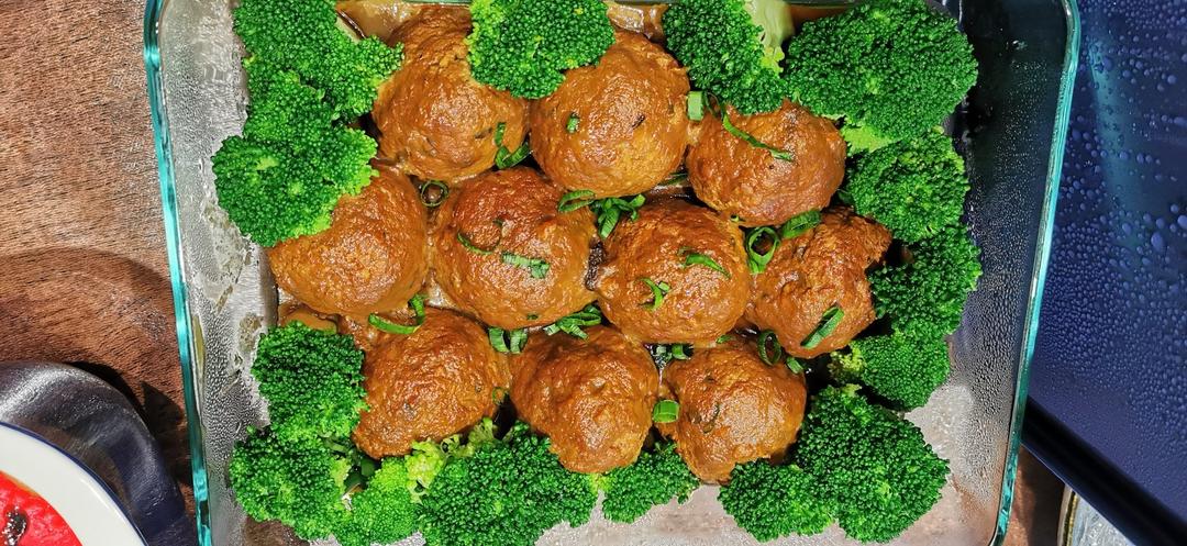 四喜丸子（红烧狮子头）