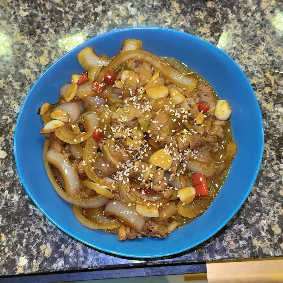 好吃到舔盘的秘制洋葱炒肥牛卷！拌饭巨香