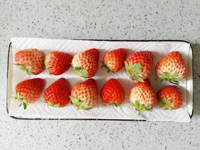 白草莓变红草莓🍓的做法