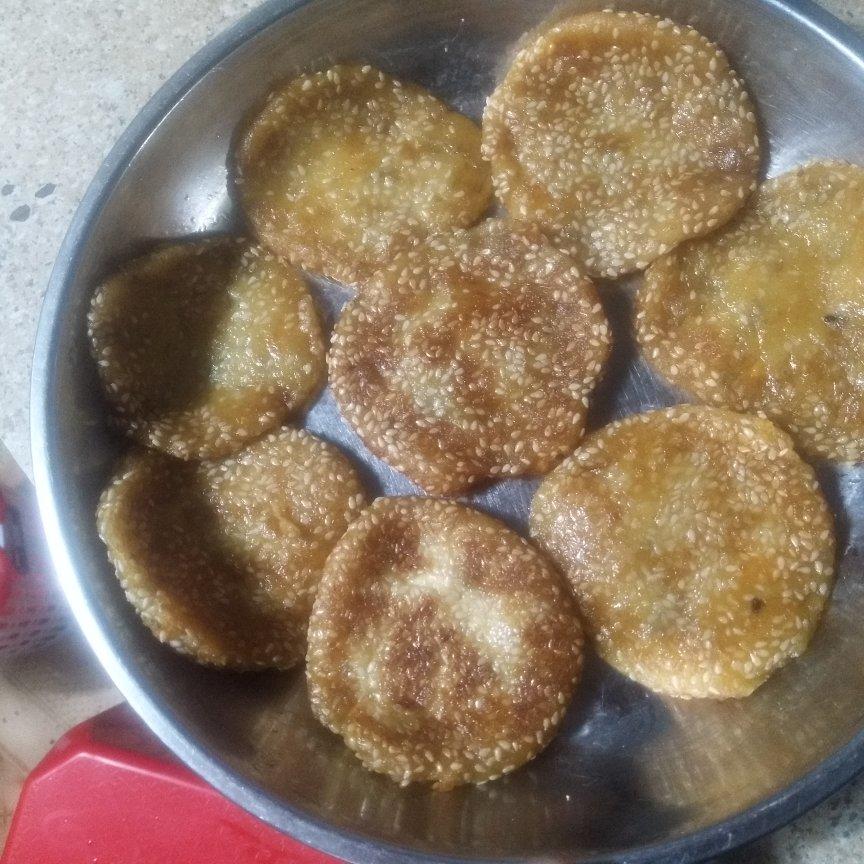 红薯饼这样做，外皮香脆内馅甜软！