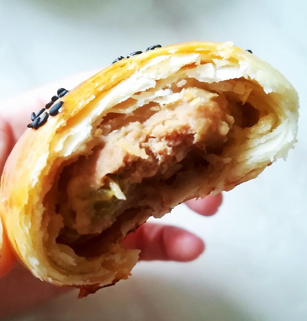 排四个小时队也买不到的鲜肉月饼，秘诀是放麻油！