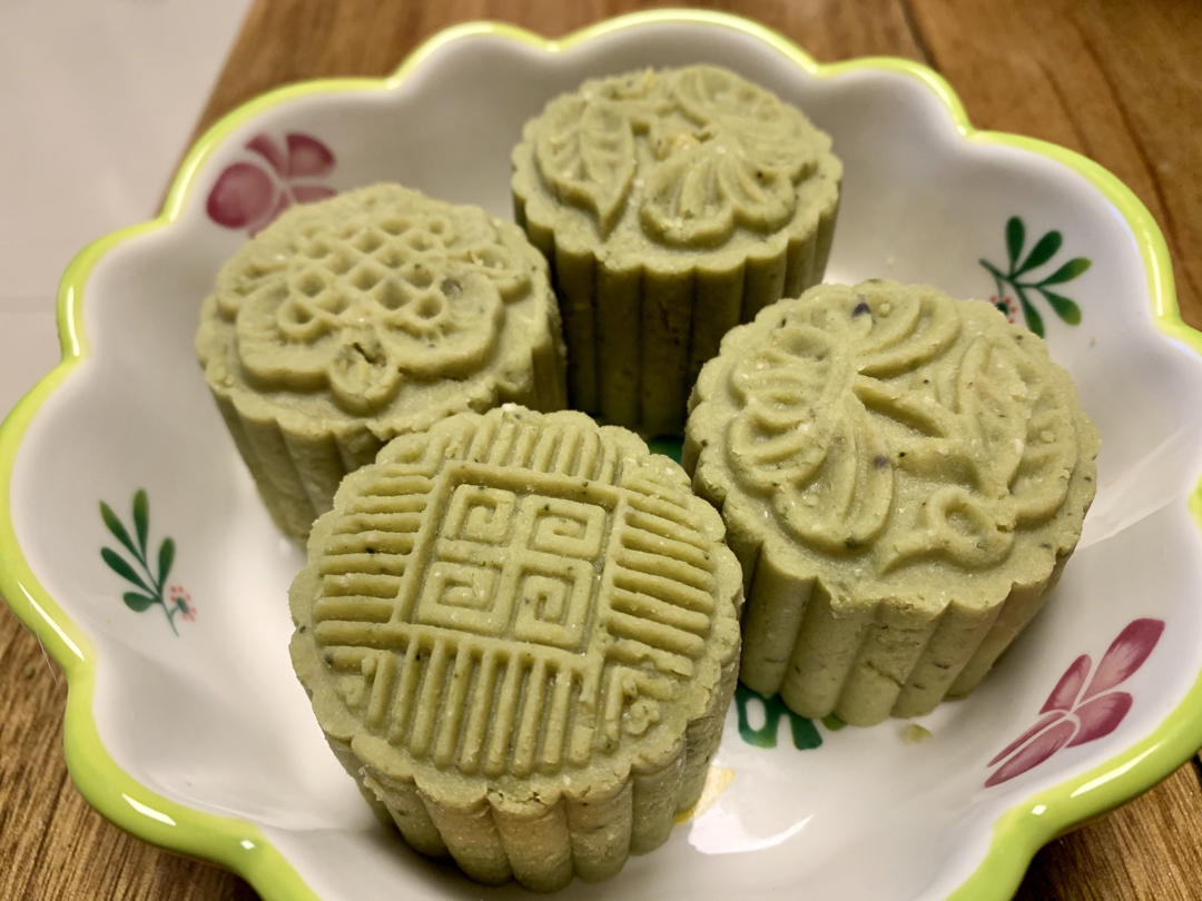 美少女收割机做的绿油油的奶香豌豆糕(少糖少油版)