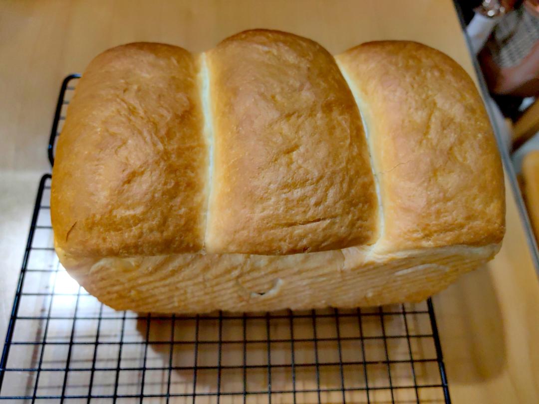 奶香纯粹的重料淡奶油吐司