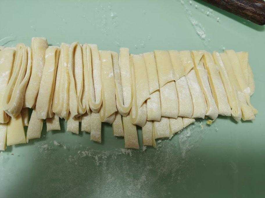 鸡蛋手擀面